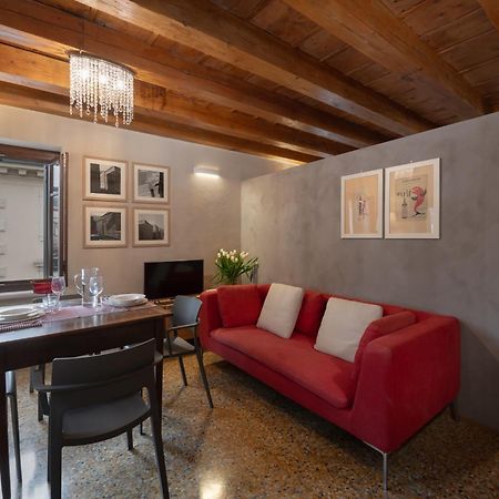 Residenza Roccamaggiore เวโรนา ภายนอก รูปภาพ