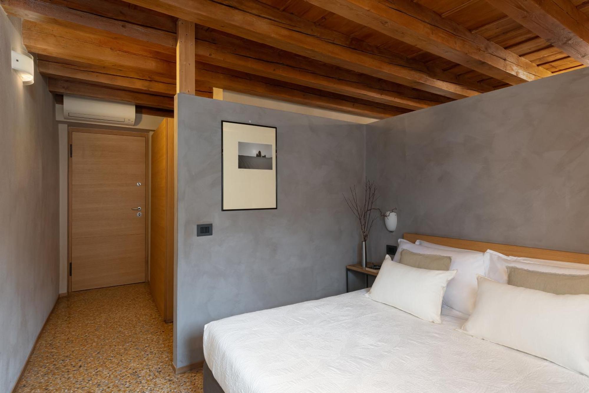 Residenza Roccamaggiore เวโรนา ภายนอก รูปภาพ