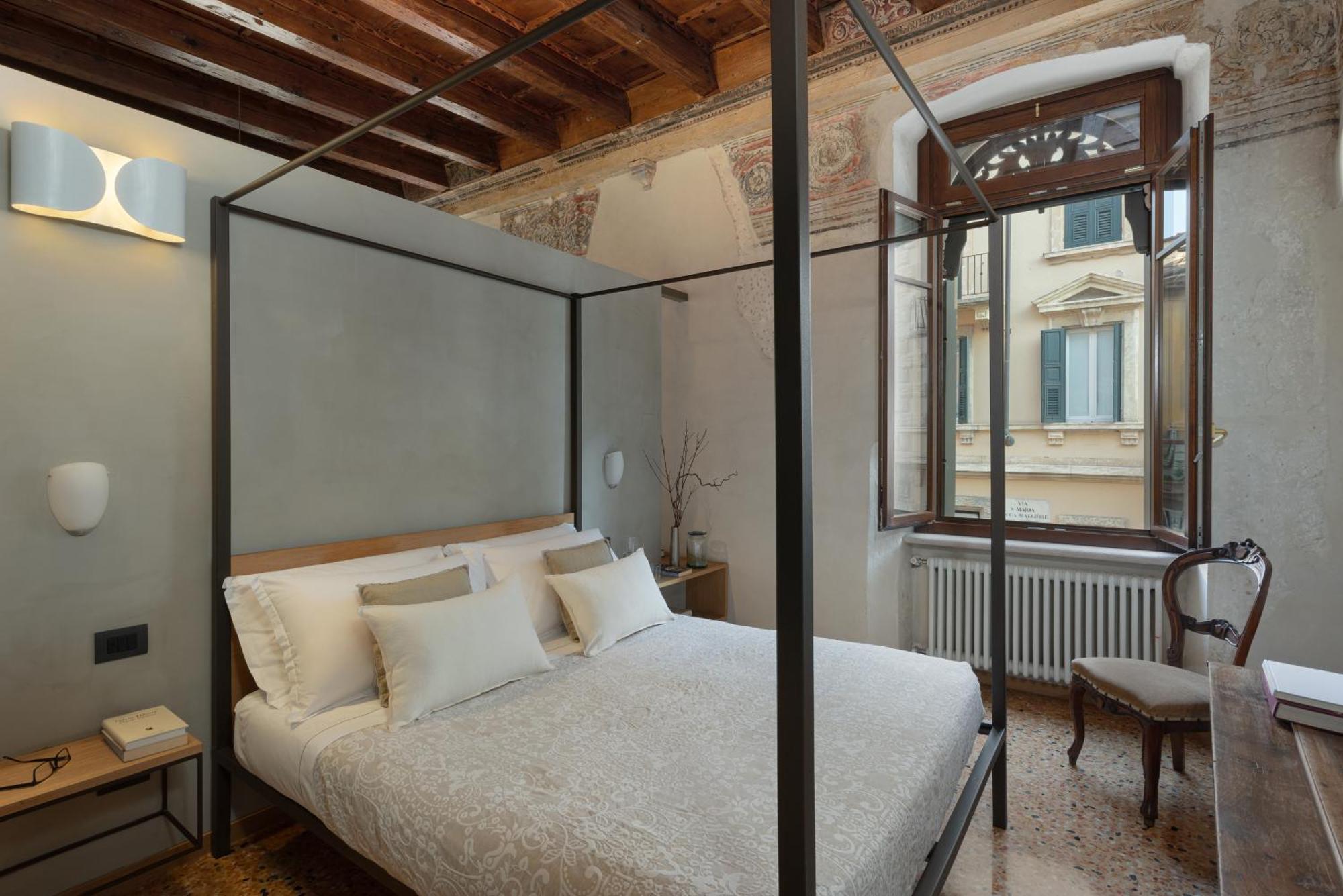 Residenza Roccamaggiore เวโรนา ภายนอก รูปภาพ