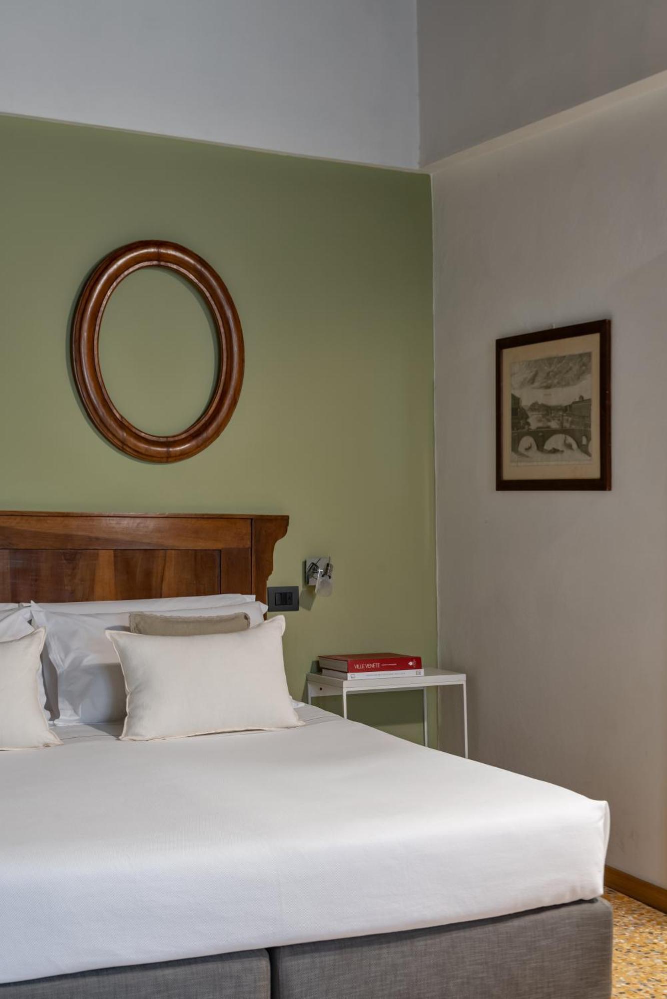 Residenza Roccamaggiore เวโรนา ภายนอก รูปภาพ