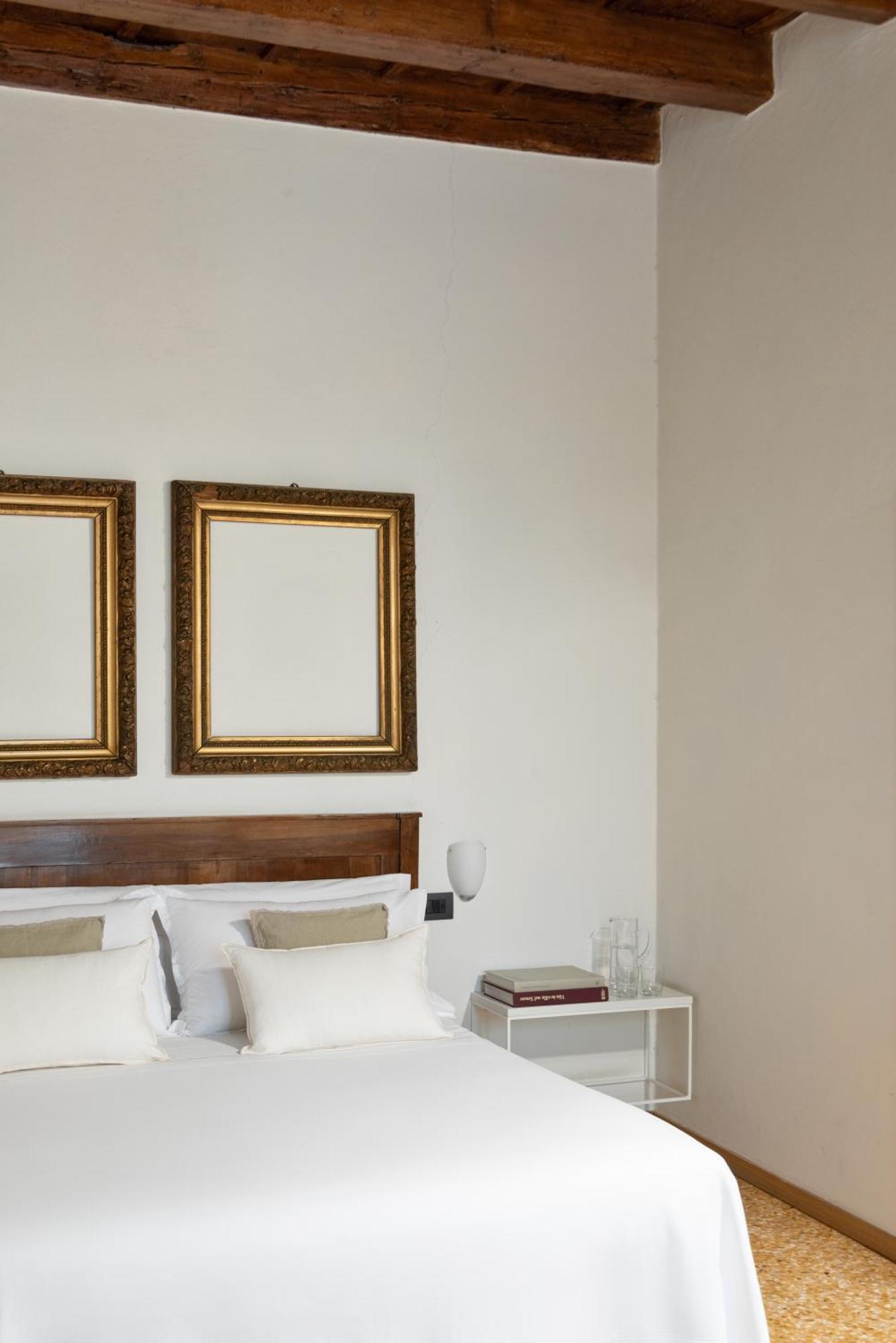 Residenza Roccamaggiore เวโรนา ภายนอก รูปภาพ