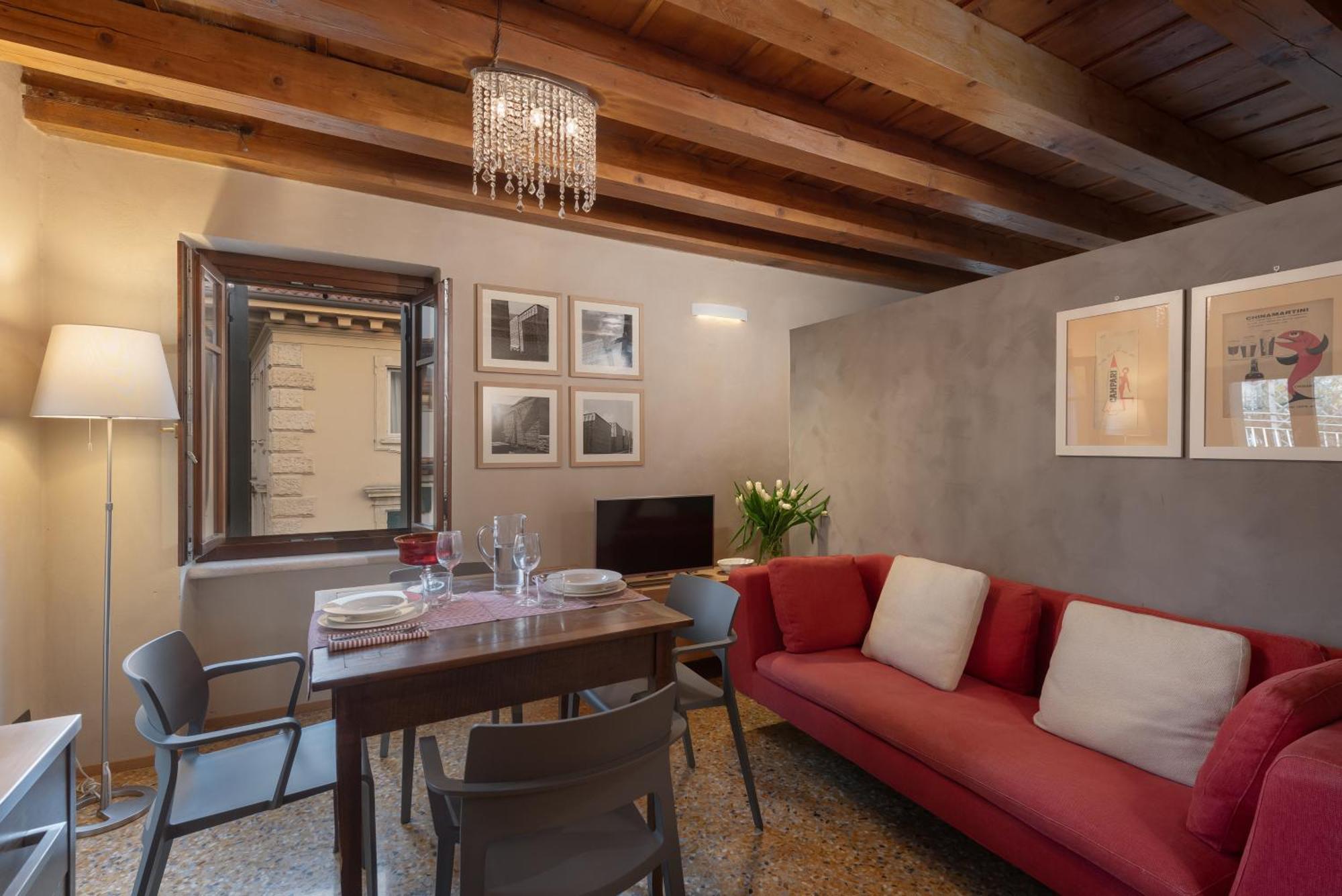 Residenza Roccamaggiore เวโรนา ภายนอก รูปภาพ