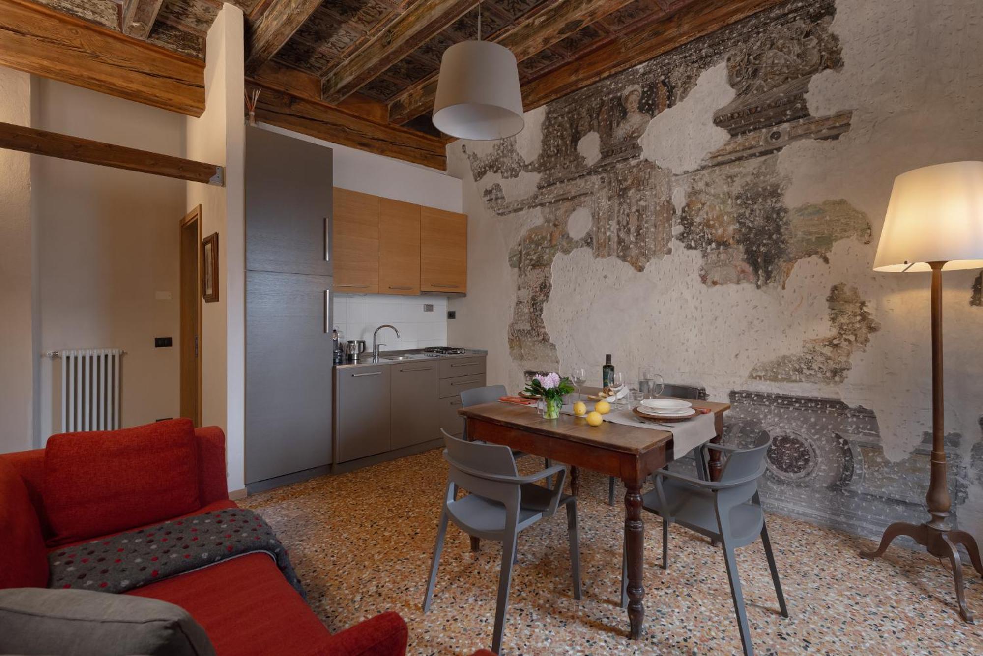 Residenza Roccamaggiore เวโรนา ภายนอก รูปภาพ