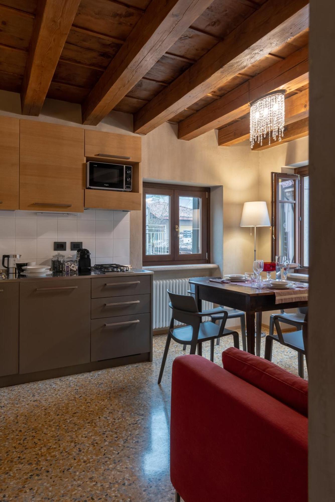 Residenza Roccamaggiore เวโรนา ภายนอก รูปภาพ
