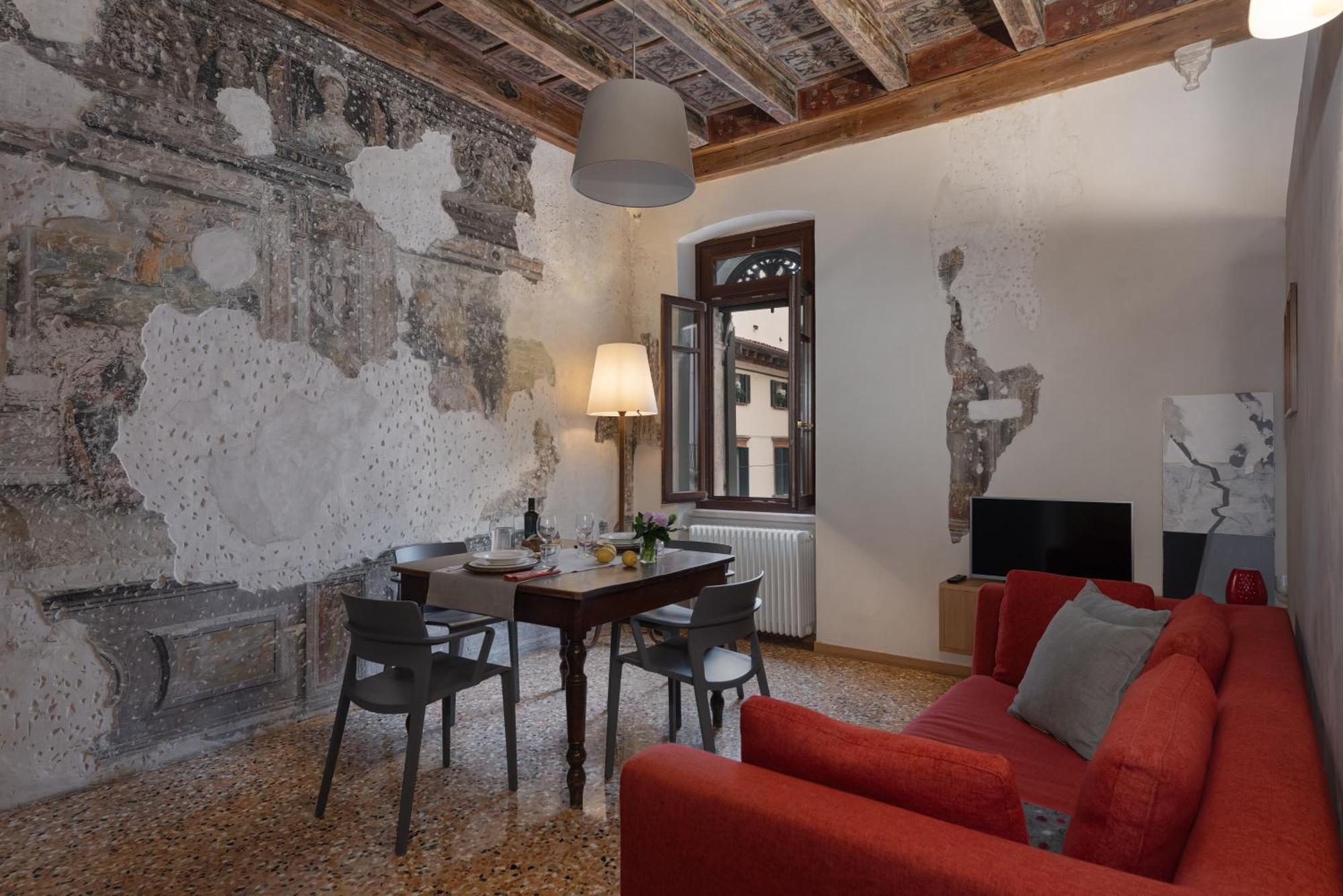 Residenza Roccamaggiore เวโรนา ภายนอก รูปภาพ