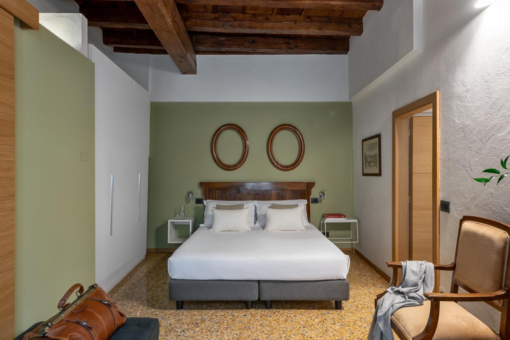 Residenza Roccamaggiore เวโรนา ภายนอก รูปภาพ