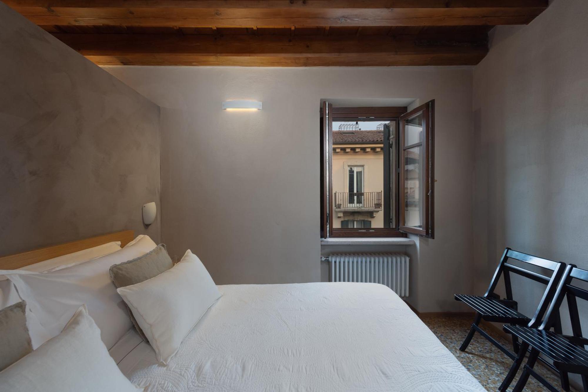 Residenza Roccamaggiore เวโรนา ภายนอก รูปภาพ