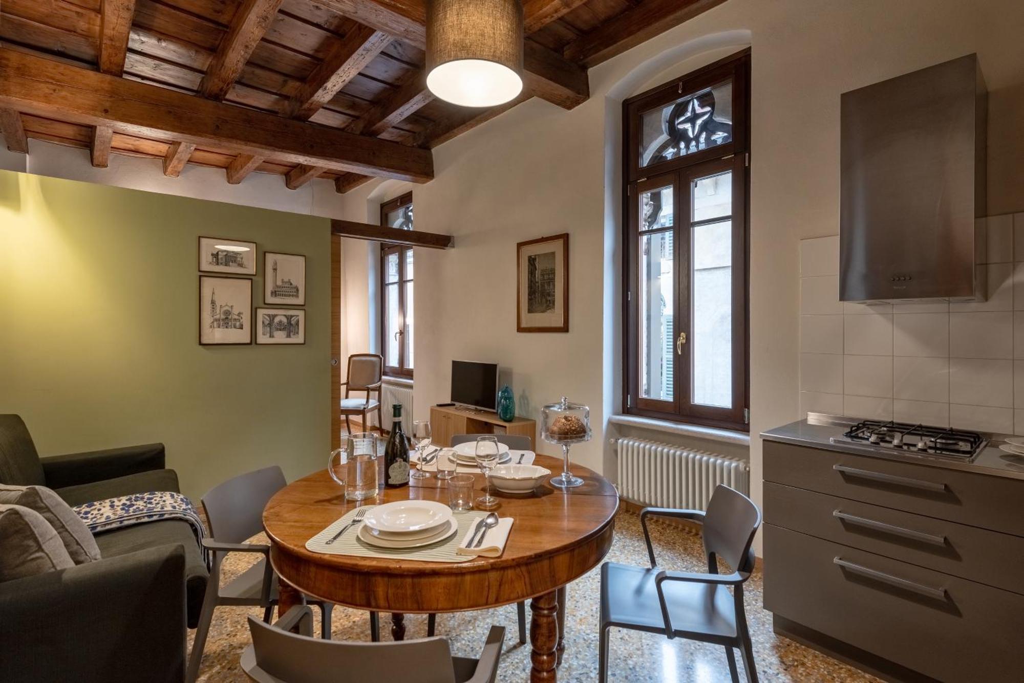 Residenza Roccamaggiore เวโรนา ภายนอก รูปภาพ