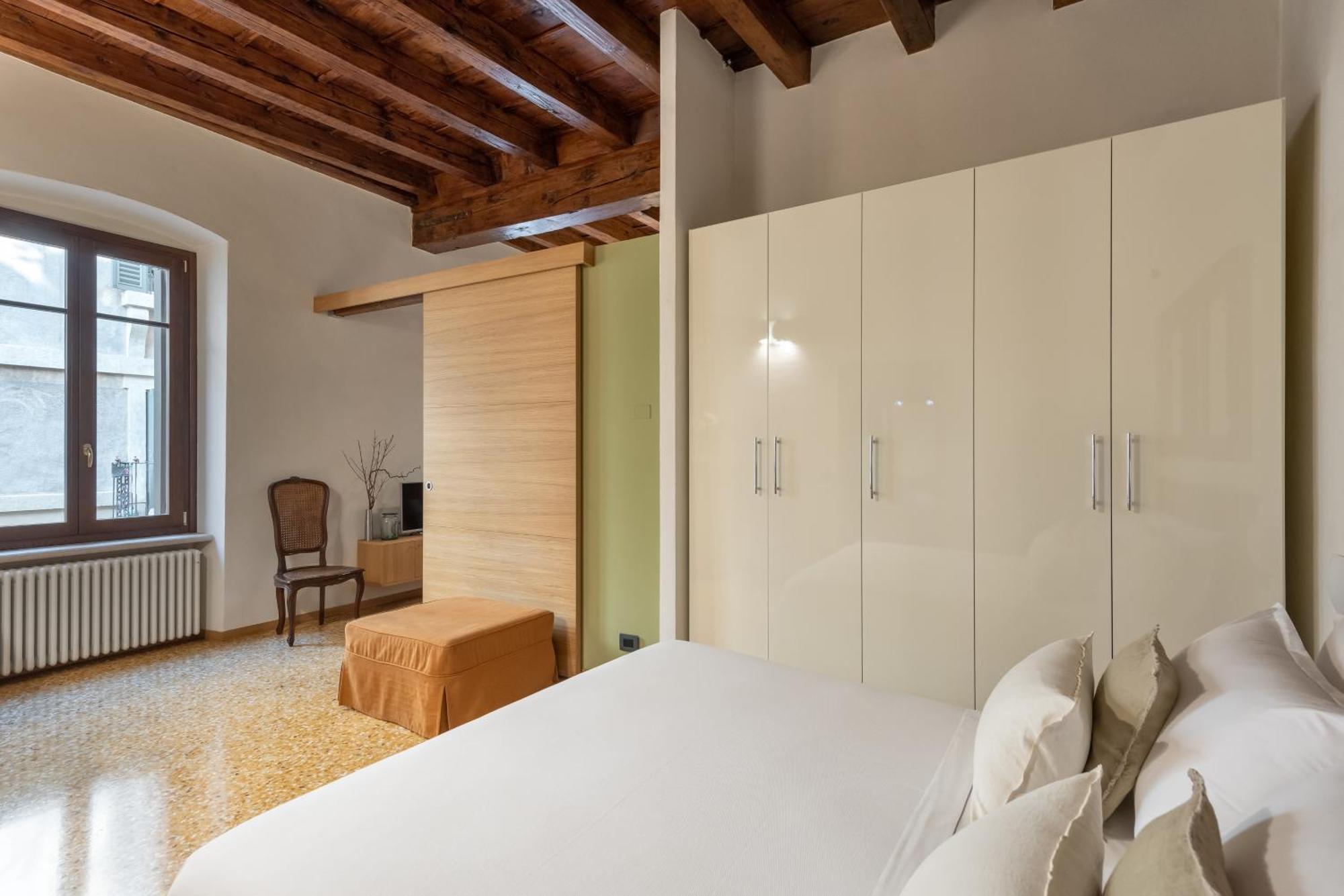 Residenza Roccamaggiore เวโรนา ภายนอก รูปภาพ
