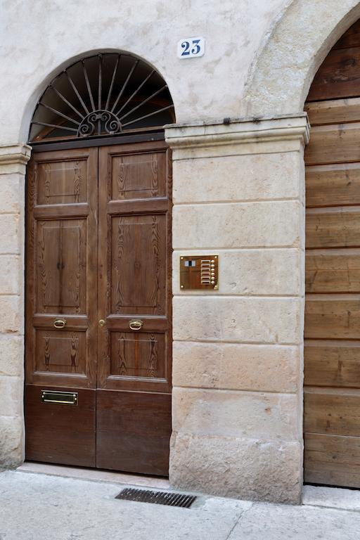 Residenza Roccamaggiore เวโรนา ภายนอก รูปภาพ
